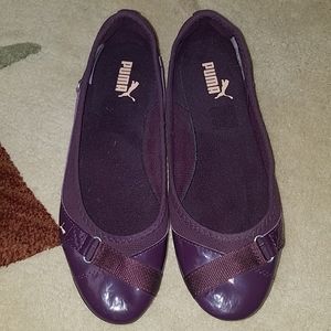 Women's puma flats